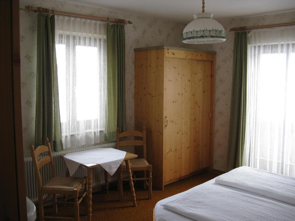 Haus Pfarrkirchner Apartment Mauterndorf  Bilik gambar